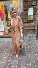 Afbeelding in Gallery-weergave laden, Satinlook jurk/ cognac/ NORA
