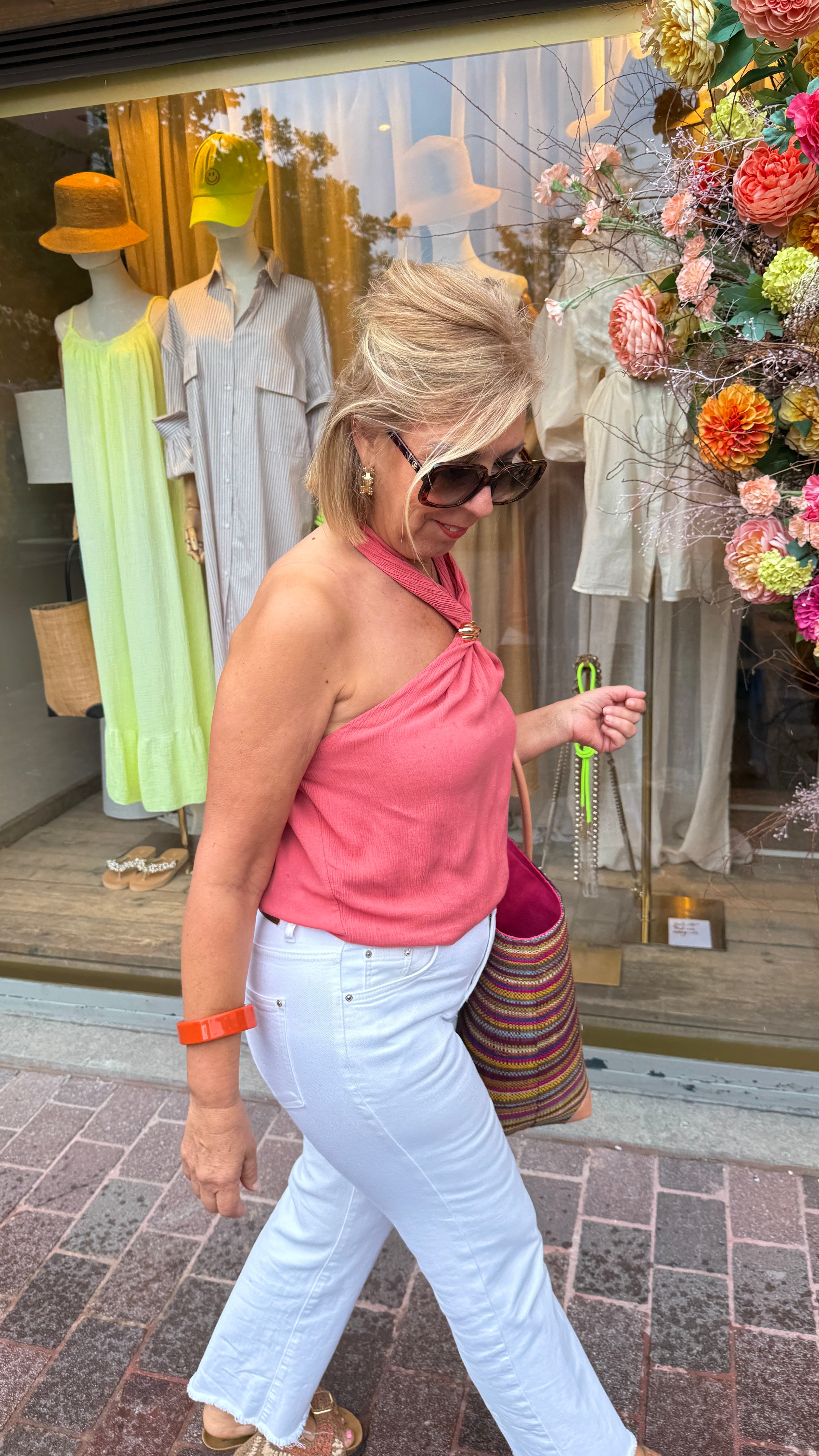 Top/ LEANDRA