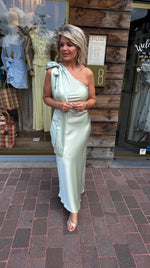 Afbeelding in Gallery-weergave laden, Satinlook jurk/ asymmetrisch/strik/ ALIZE
