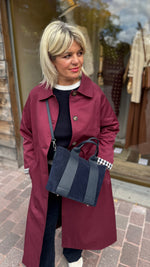Afbeelding in Gallery-weergave laden, Trenchcoat bordeaux/LOUISE
