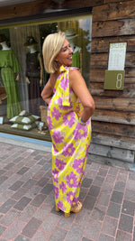 Afbeelding in Gallery-weergave laden, Satinlook jurk/ asymmetrisch/JULIENNE
