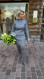 Afbeelding in Gallery-weergave laden, Knit dress/ silver/midi/NEVER FULLY DRESSED
