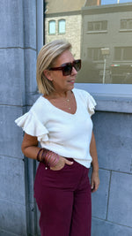 Afbeelding in Gallery-weergave laden, Blouse/ v- hals/ volant/ crème /CHRISTY
