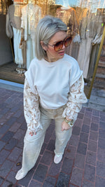 Afbeelding in Gallery-weergave laden, Trui broderie/ ROMÉE
