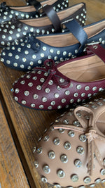 Afbeelding in Gallery-weergave laden, Schoen/ steen/ ESTÉE
