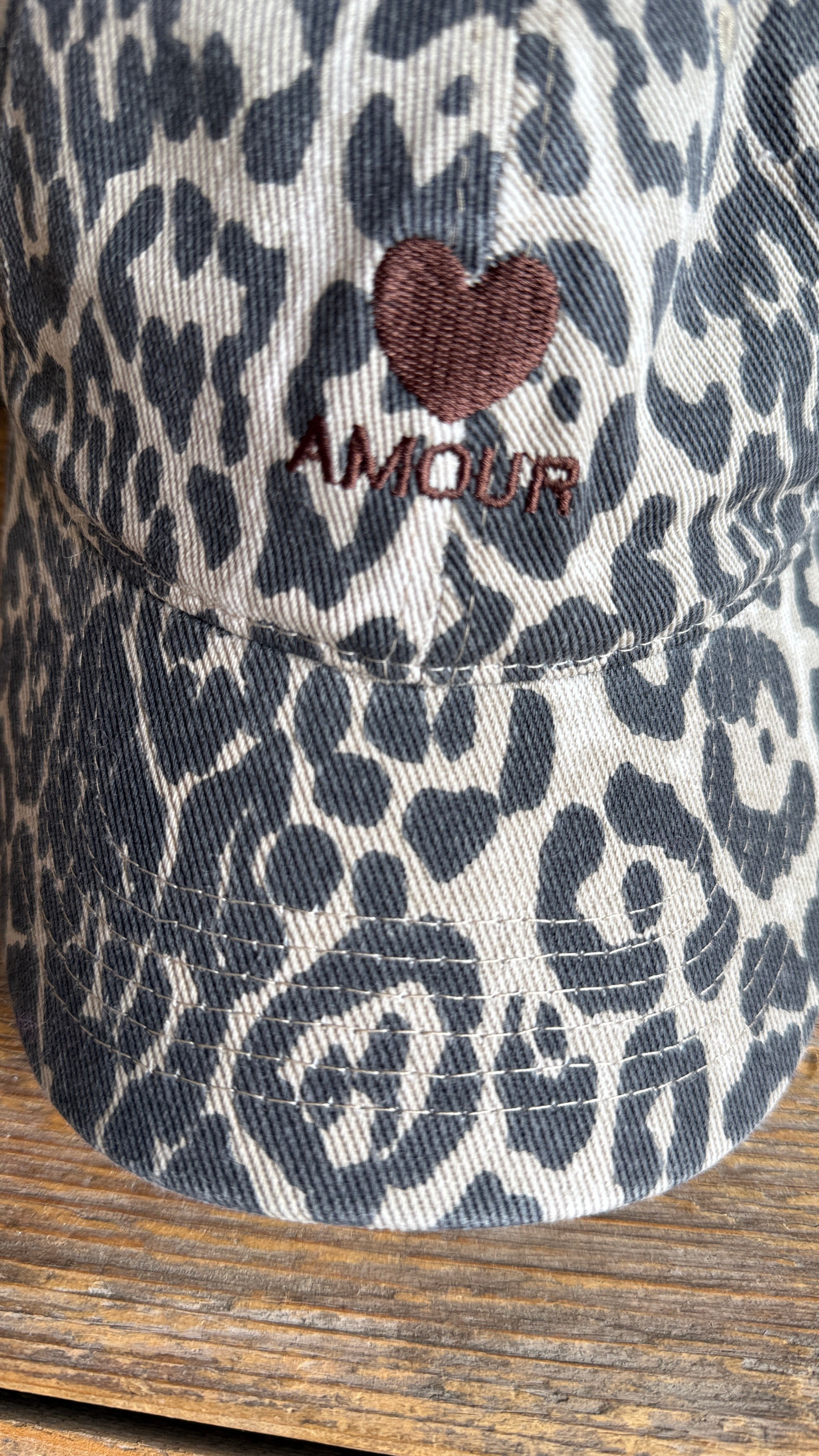 Pet leopard/AMOUR