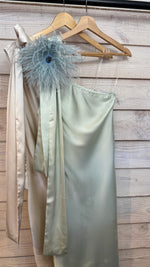 Afbeelding in Gallery-weergave laden, Satinlook jurk/ asymmetrisch/strik/ ALIZE
