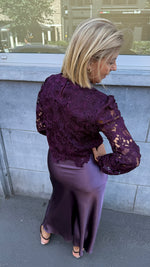 Afbeelding in Gallery-weergave laden, Kanten blouse/ aubergine/ ELAISA
