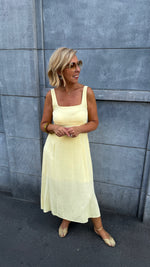 Afbeelding in Gallery-weergave laden, Jurk/ geel/ EMMY

