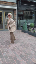 Video laden en afspelen in Gallery-weergave, Blazer/ NONA
