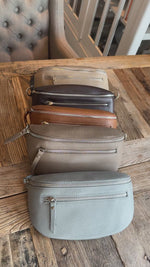Video laden en afspelen in Gallery-weergave, Crossbody/ LAURA
