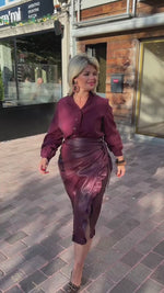 Video laden en afspelen in Gallery-weergave, Vegan leather rok/ JASPRE/ NEVER FULLY DRESSED
